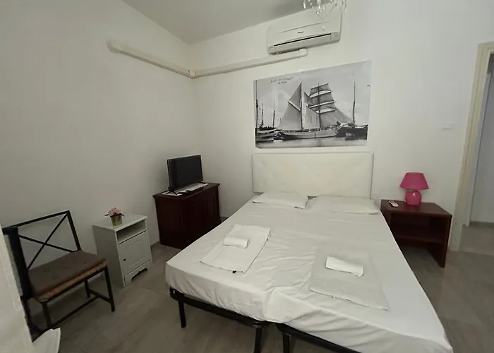 Apt Versilia